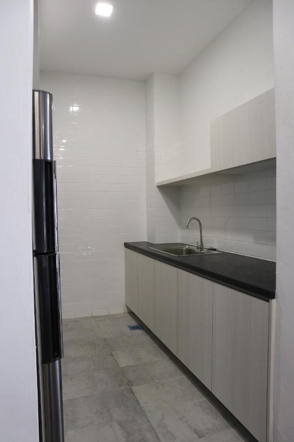 Roxy Sematan Villa & Townhouse 外观 照片