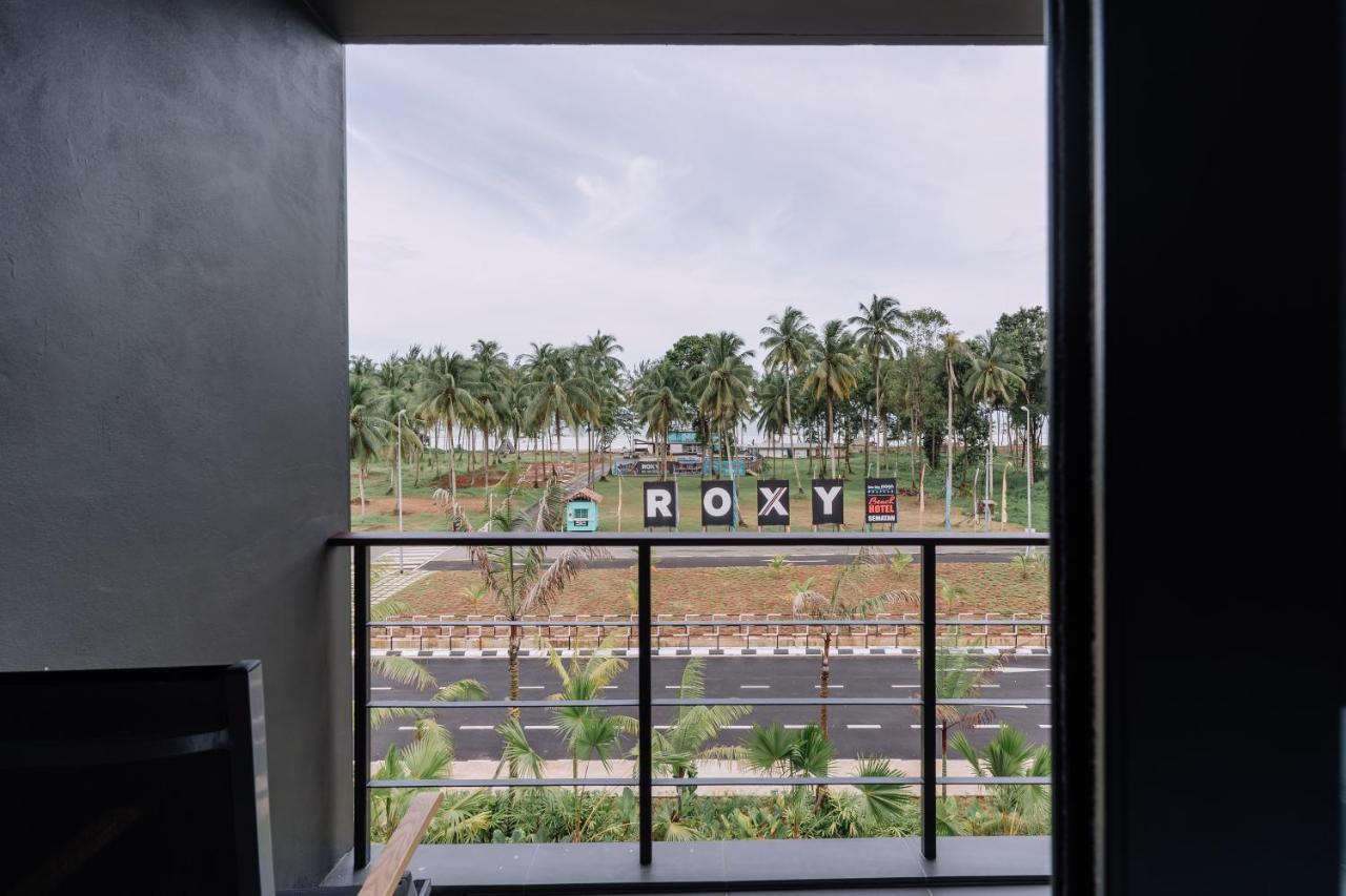 Roxy Sematan Villa & Townhouse 外观 照片
